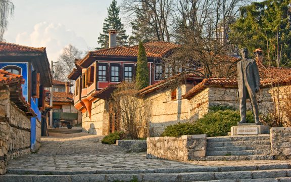 евтини коли под наем Копривщица